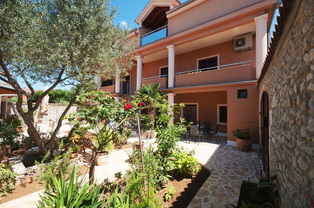 زادار Ravelin Apartments الغرفة الصورة