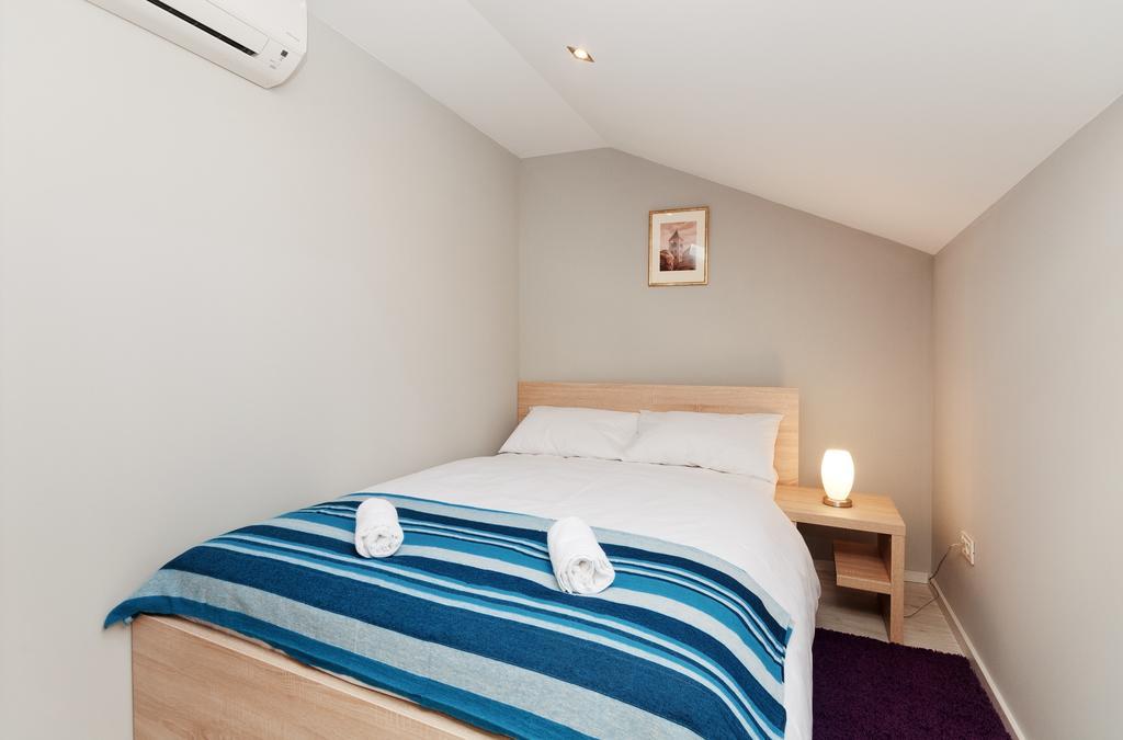 زادار Ravelin Apartments الغرفة الصورة