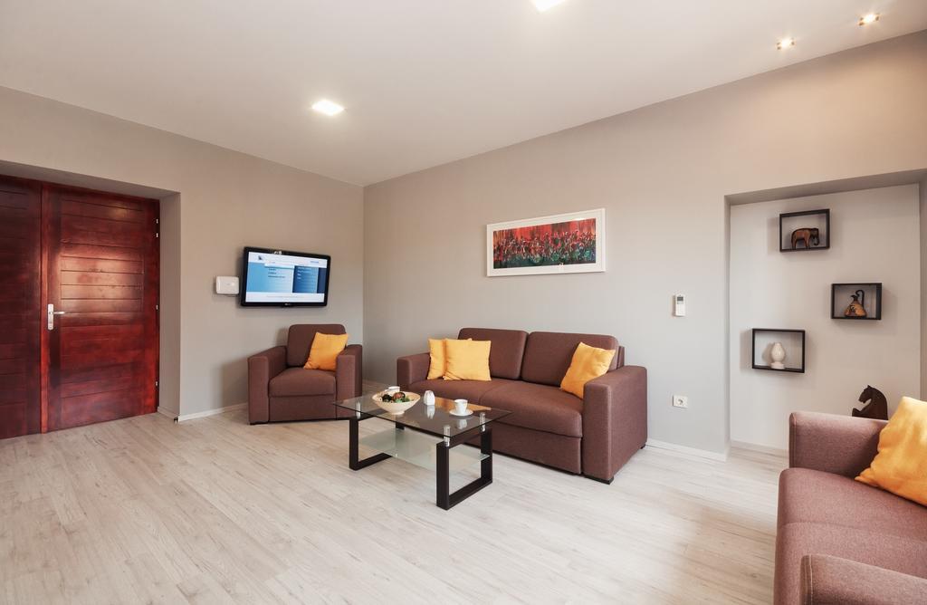زادار Ravelin Apartments الغرفة الصورة